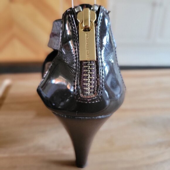 Michael Kors Karina Cross-Strap  Sandal Cone Heel Brown W Gold  Logo -8M - Picture 7 of 7